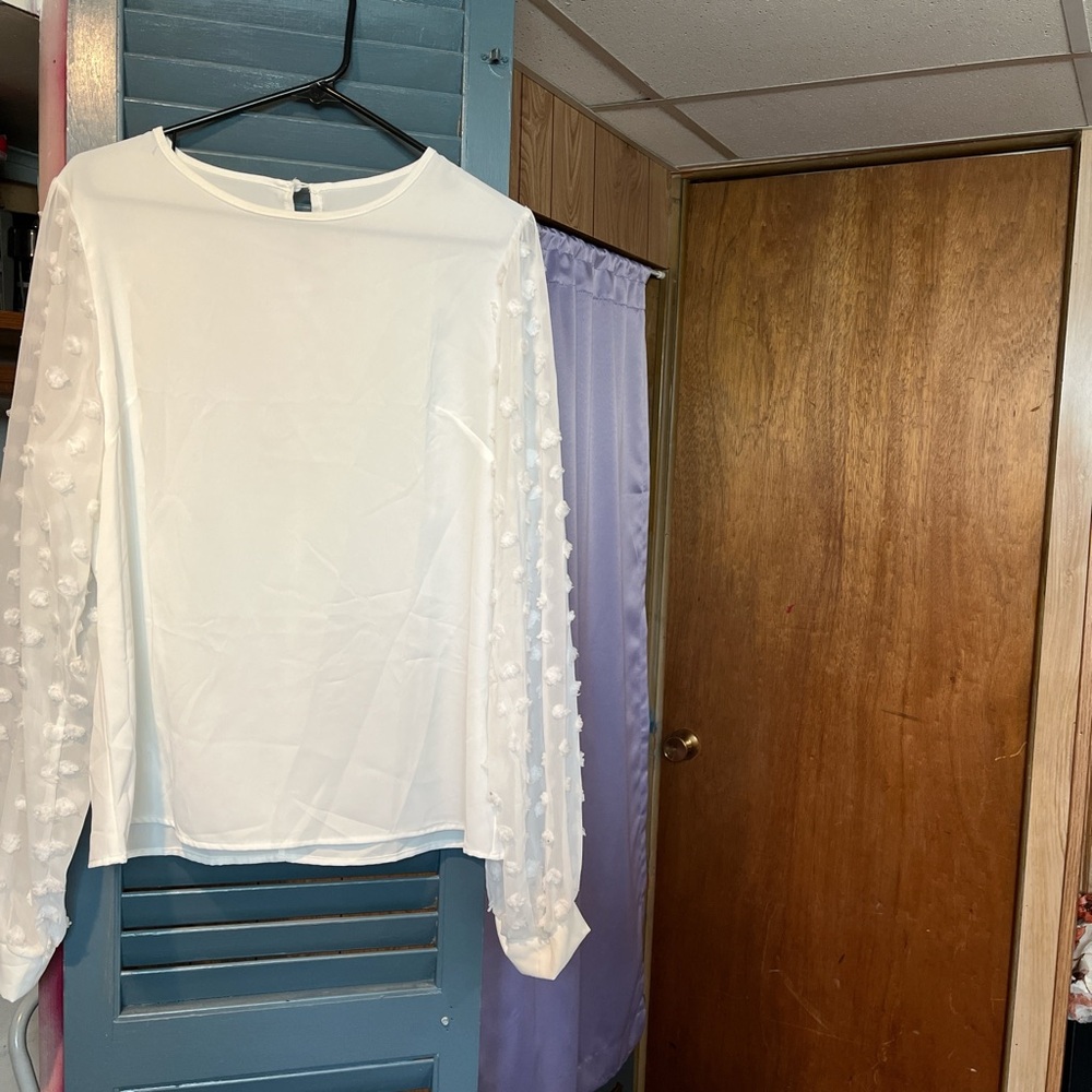 Elegant White Blouse with Textured Sleeves